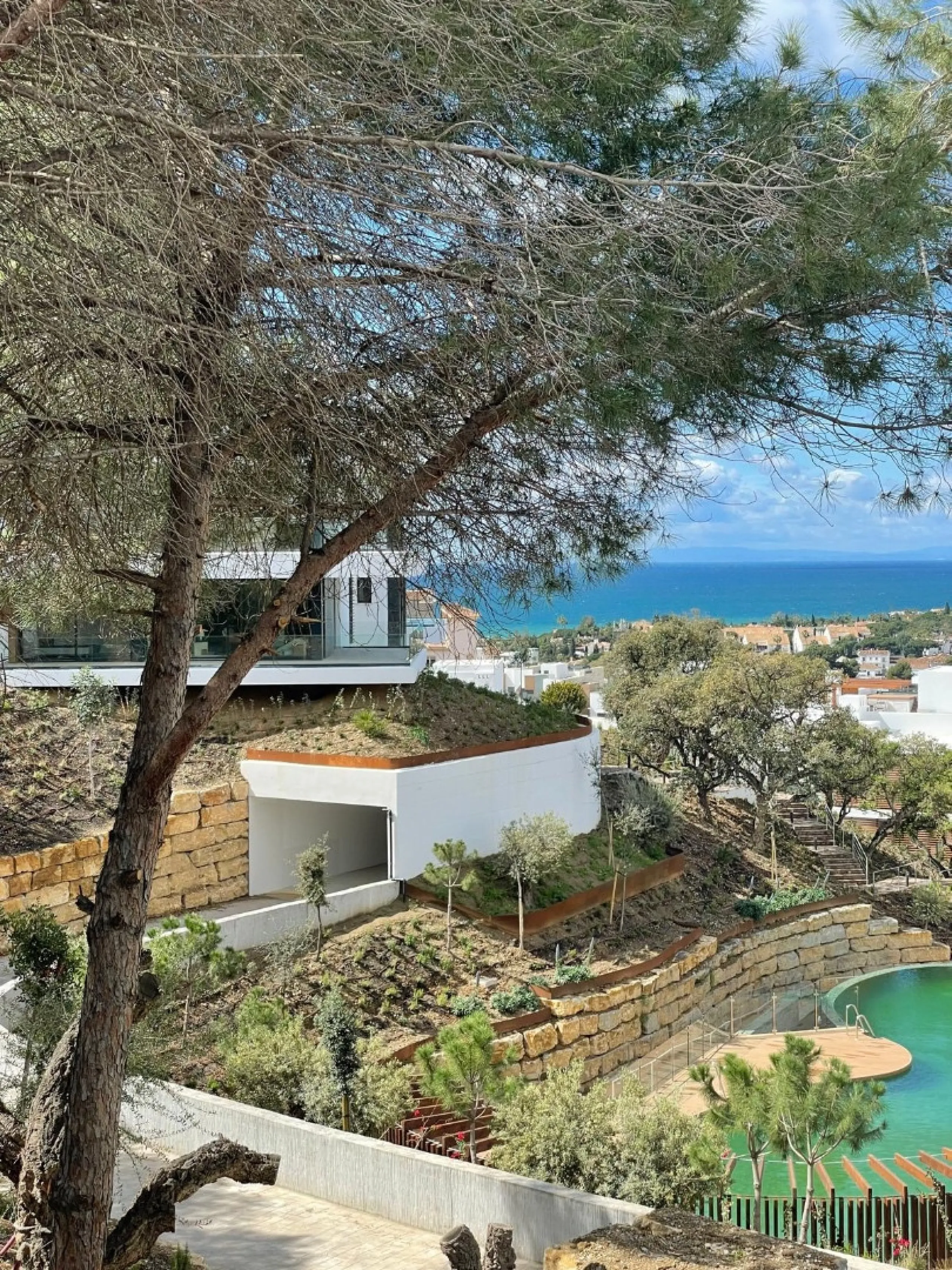 Apartment - Penthouse Duplex в продаже в Marbella, Málaga. В доме 3 спален и 3 ванных комнат. Площадь дома 331 м²