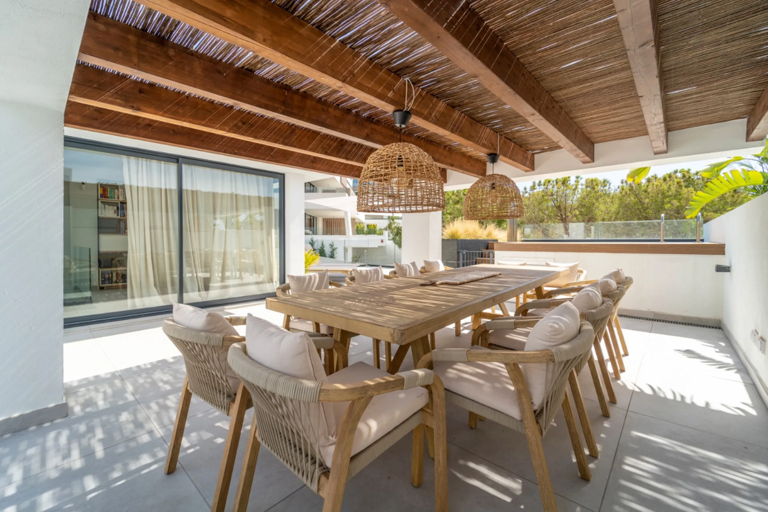 Apartment - Penthouse Duplex в продаже в Marbella, Málaga. В доме 3 спален и 3 ванных комнат. Площадь дома 331 м²