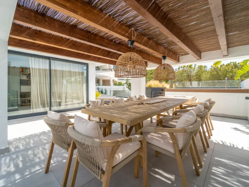 Apartment - Penthouse Duplex в продаже в Marbella, Málaga. В доме 3 спален и 3 ванных комнат. Площадь дома 331 м²