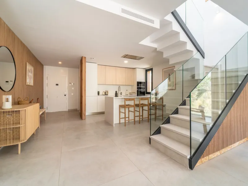 Apartment - Penthouse Duplex в продаже в Marbella, Málaga. В доме 3 спален и 3 ванных комнат. Площадь дома 331 м²