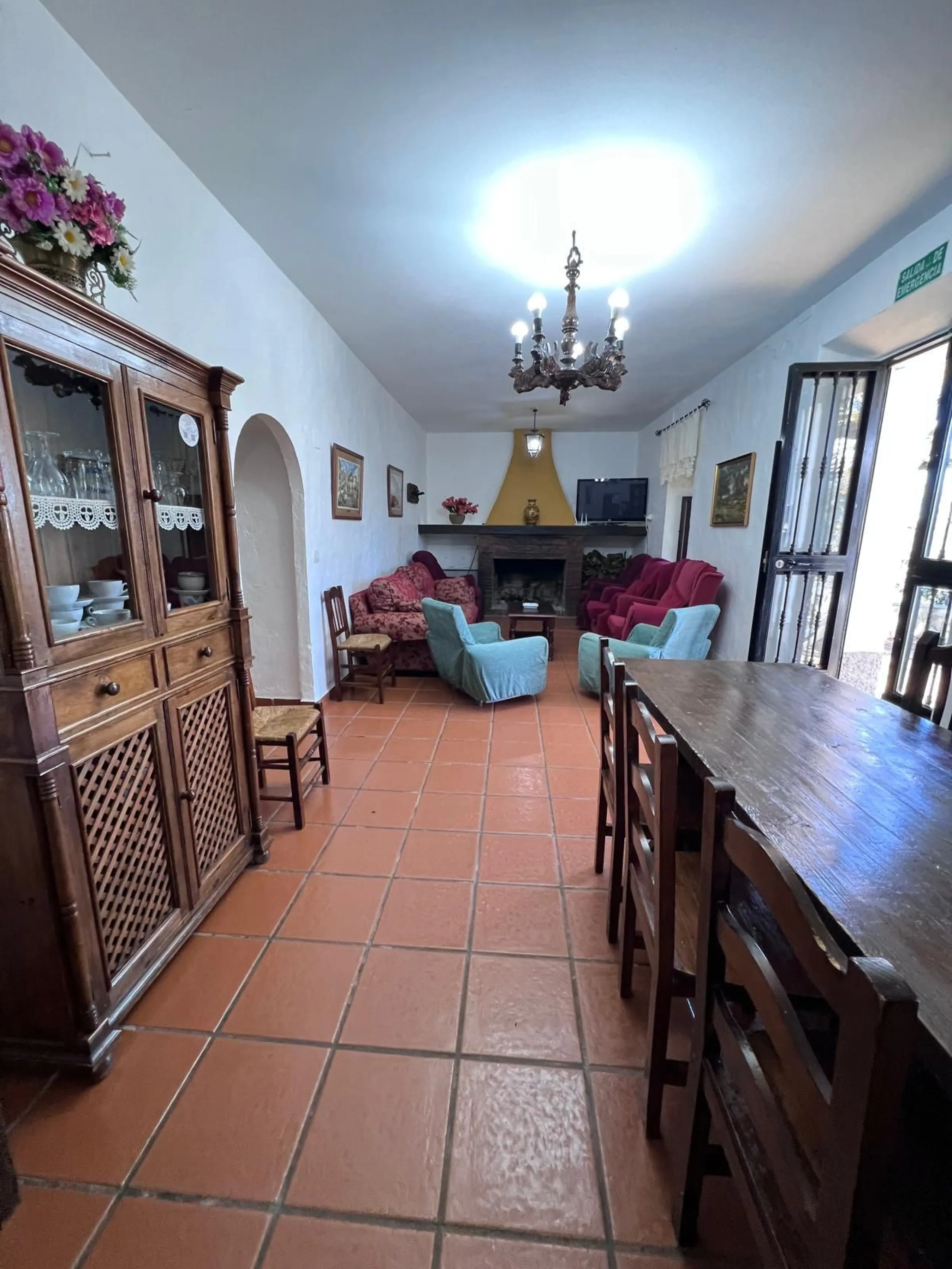 House - Finca - Cortijo в продаже в Ronda, Málaga. В доме 6 спален и 2 ванных комнат. Площадь дома 200 м². Площадь участка 100000 м²