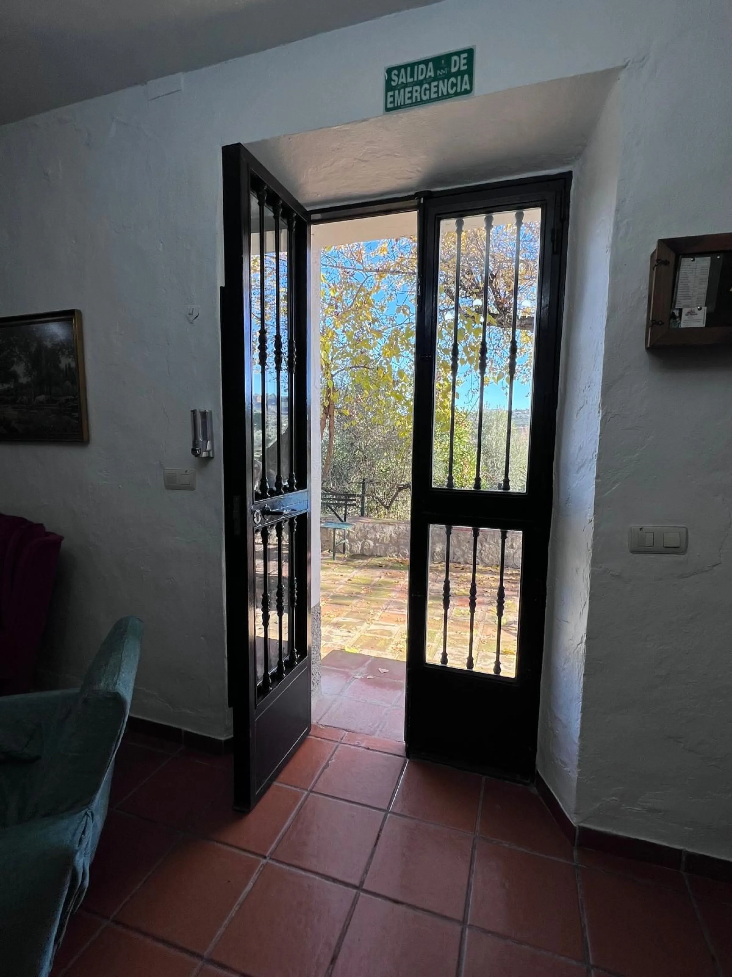House - Finca - Cortijo в продаже в Ronda, Málaga. В доме 6 спален и 2 ванных комнат. Площадь дома 200 м². Площадь участка 100000 м²