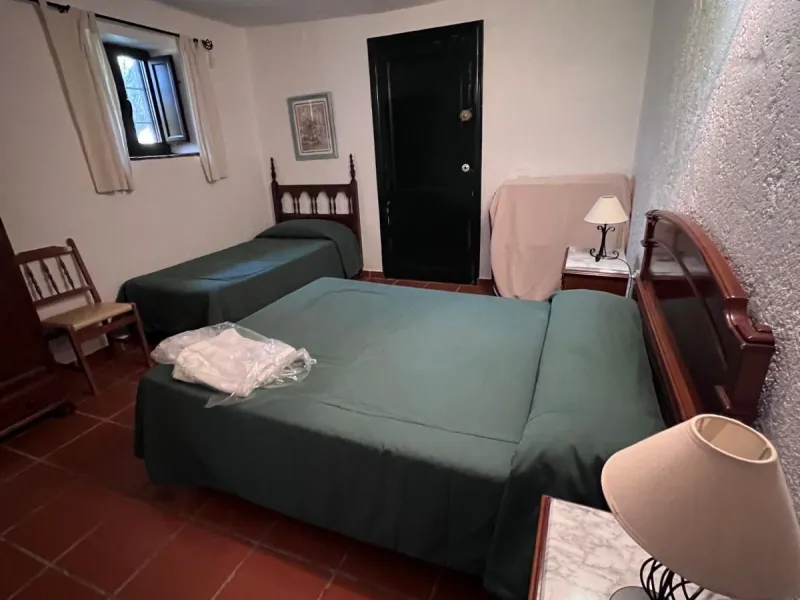 House - Finca - Cortijo в продаже в Ronda, Málaga. В доме 6 спален и 2 ванных комнат. Площадь дома 200 м². Площадь участка 100000 м²