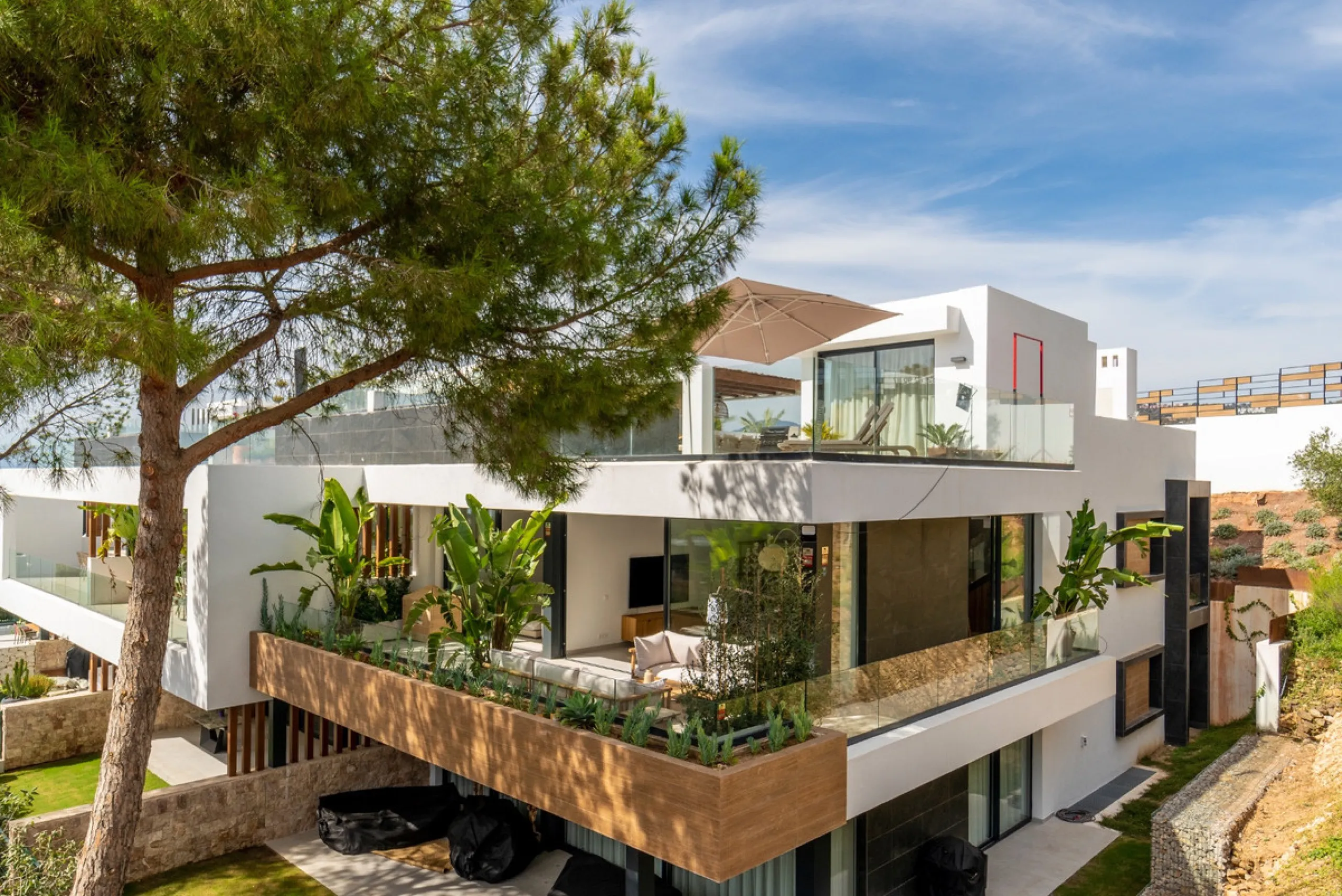 Apartment - Penthouse Duplex в продаже в Marbella, Málaga. В доме 3 спален и 3 ванных комнат. Площадь дома 331 м²