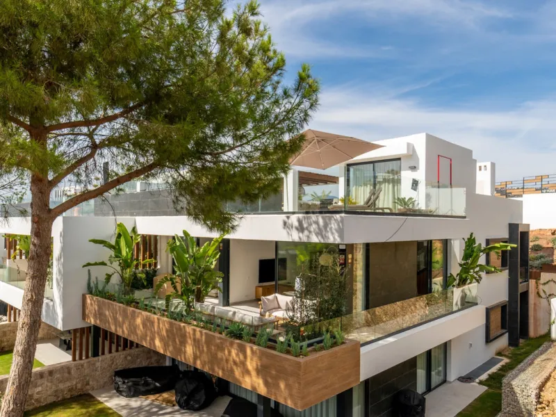 Apartment - Penthouse Duplex в продаже в Marbella, Málaga. В доме 3 спален и 3 ванных комнат. Площадь дома 331 м²