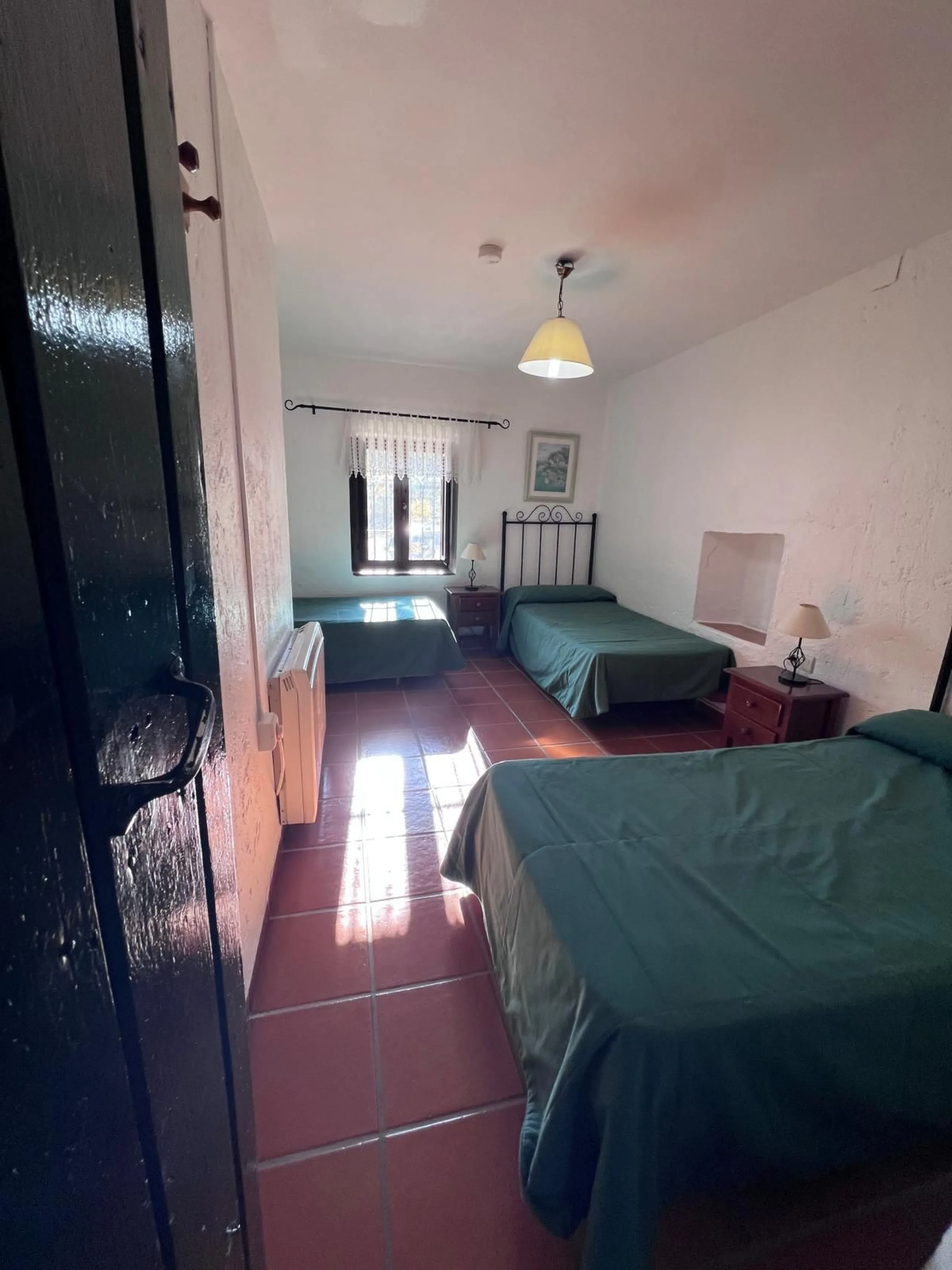 House - Finca - Cortijo в продаже в Ronda, Málaga. В доме 6 спален и 2 ванных комнат. Площадь дома 200 м². Площадь участка 100000 м²