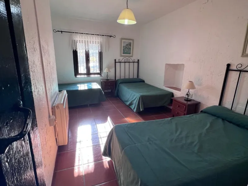 House - Finca - Cortijo в продаже в Ronda, Málaga. В доме 6 спален и 2 ванных комнат. Площадь дома 200 м². Площадь участка 100000 м²