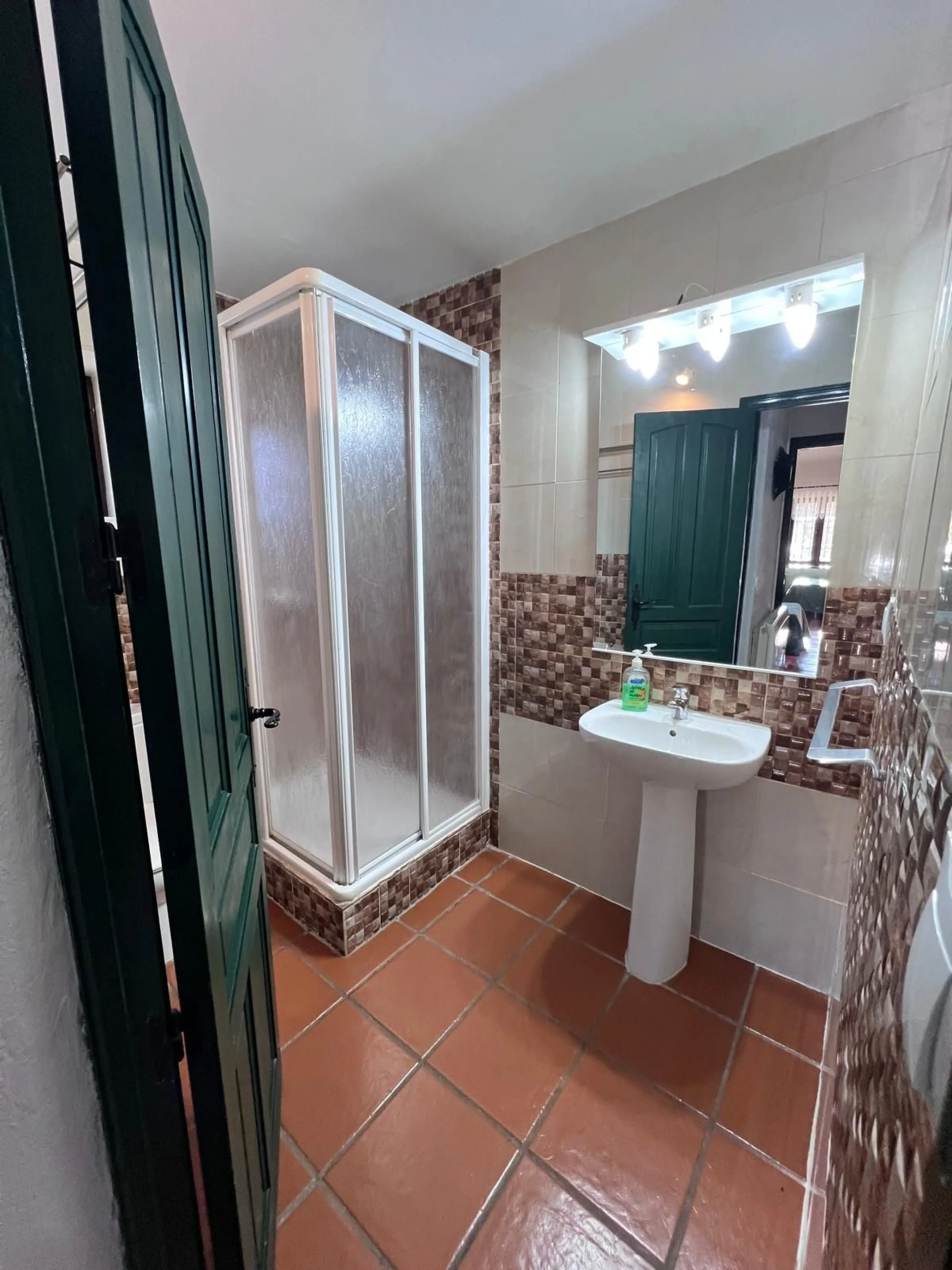 House - Finca - Cortijo в продаже в Ronda, Málaga. В доме 6 спален и 2 ванных комнат. Площадь дома 200 м². Площадь участка 100000 м²