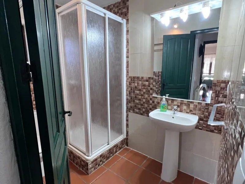 House - Finca - Cortijo в продаже в Ronda, Málaga. В доме 6 спален и 2 ванных комнат. Площадь дома 200 м². Площадь участка 100000 м²