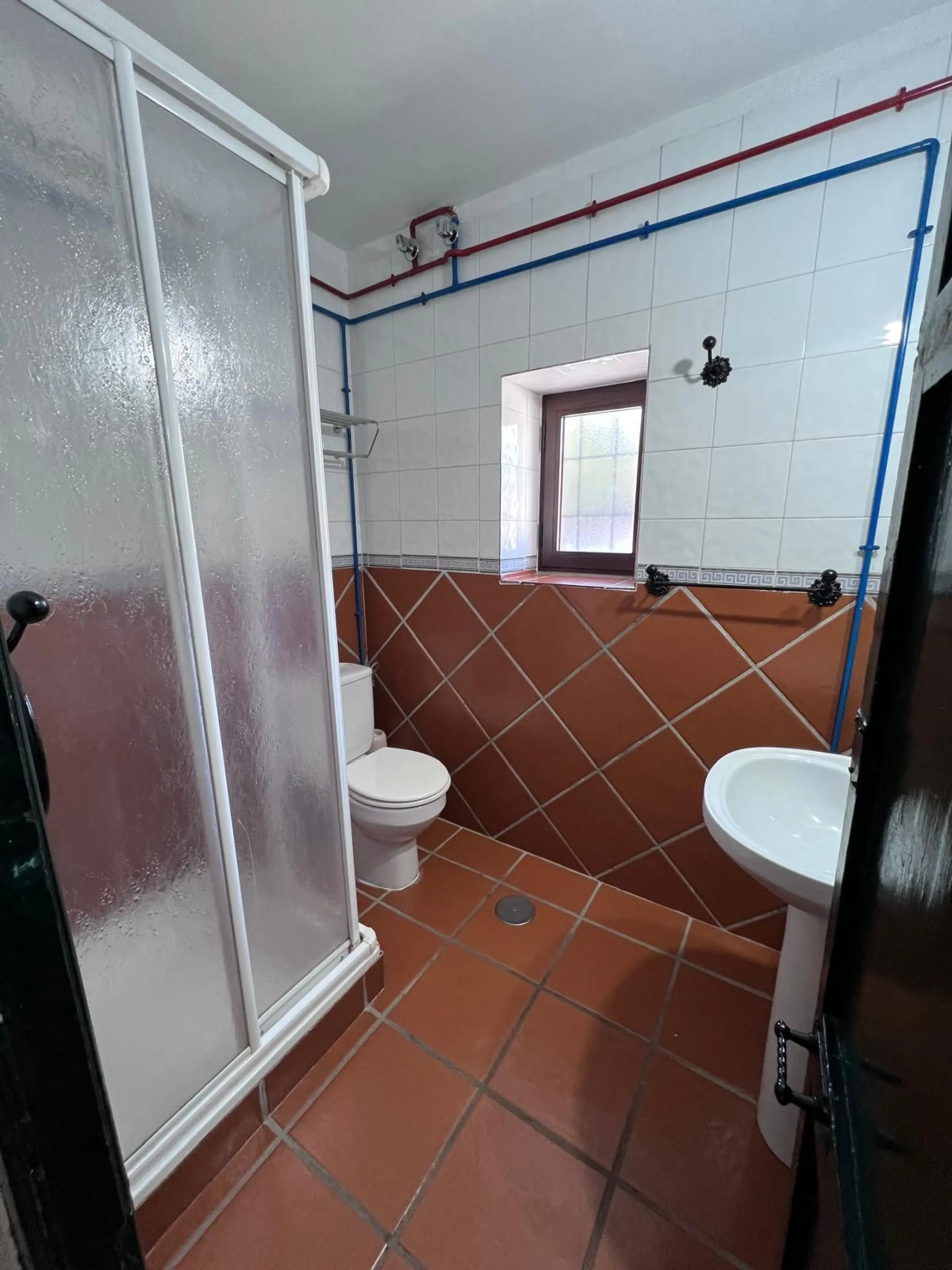 House - Finca - Cortijo в продаже в Ronda, Málaga. В доме 6 спален и 2 ванных комнат. Площадь дома 200 м². Площадь участка 100000 м²
