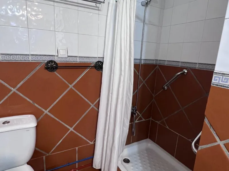 House - Finca - Cortijo в продаже в Ronda, Málaga. В доме 6 спален и 2 ванных комнат. Площадь дома 200 м². Площадь участка 100000 м²