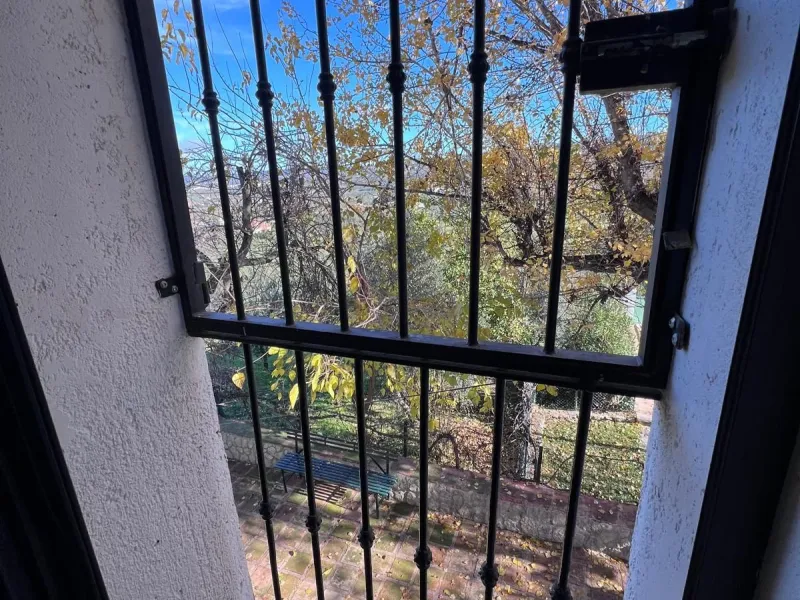 House - Finca - Cortijo в продаже в Ronda, Málaga. В доме 6 спален и 2 ванных комнат. Площадь дома 200 м². Площадь участка 100000 м²