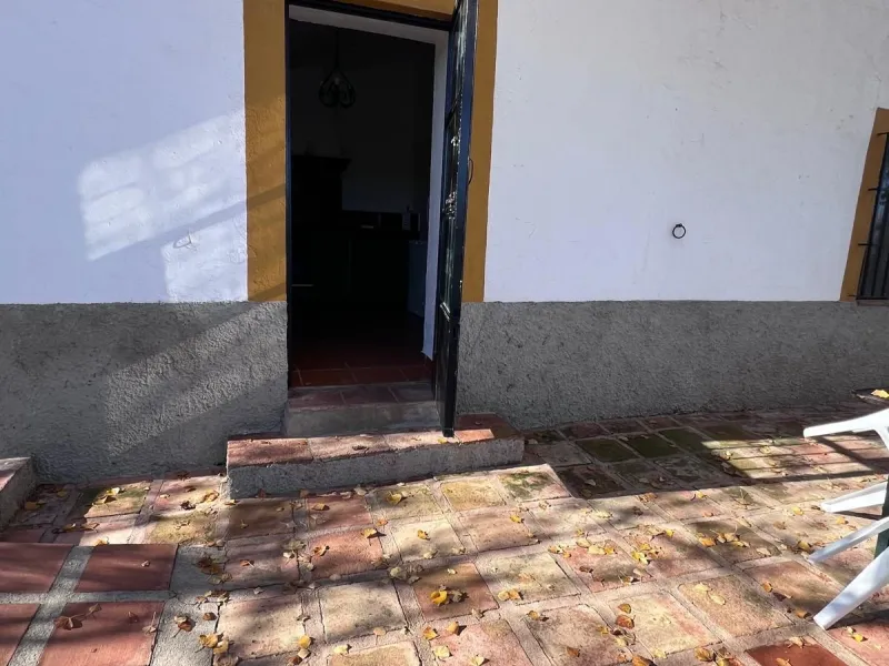 House - Finca - Cortijo в продаже в Ronda, Málaga. В доме 6 спален и 2 ванных комнат. Площадь дома 200 м². Площадь участка 100000 м²