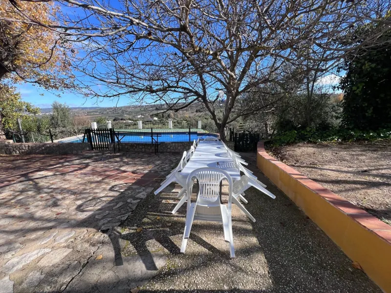 House - Finca - Cortijo в продаже в Ronda, Málaga. В доме 6 спален и 2 ванных комнат. Площадь дома 200 м². Площадь участка 100000 м²