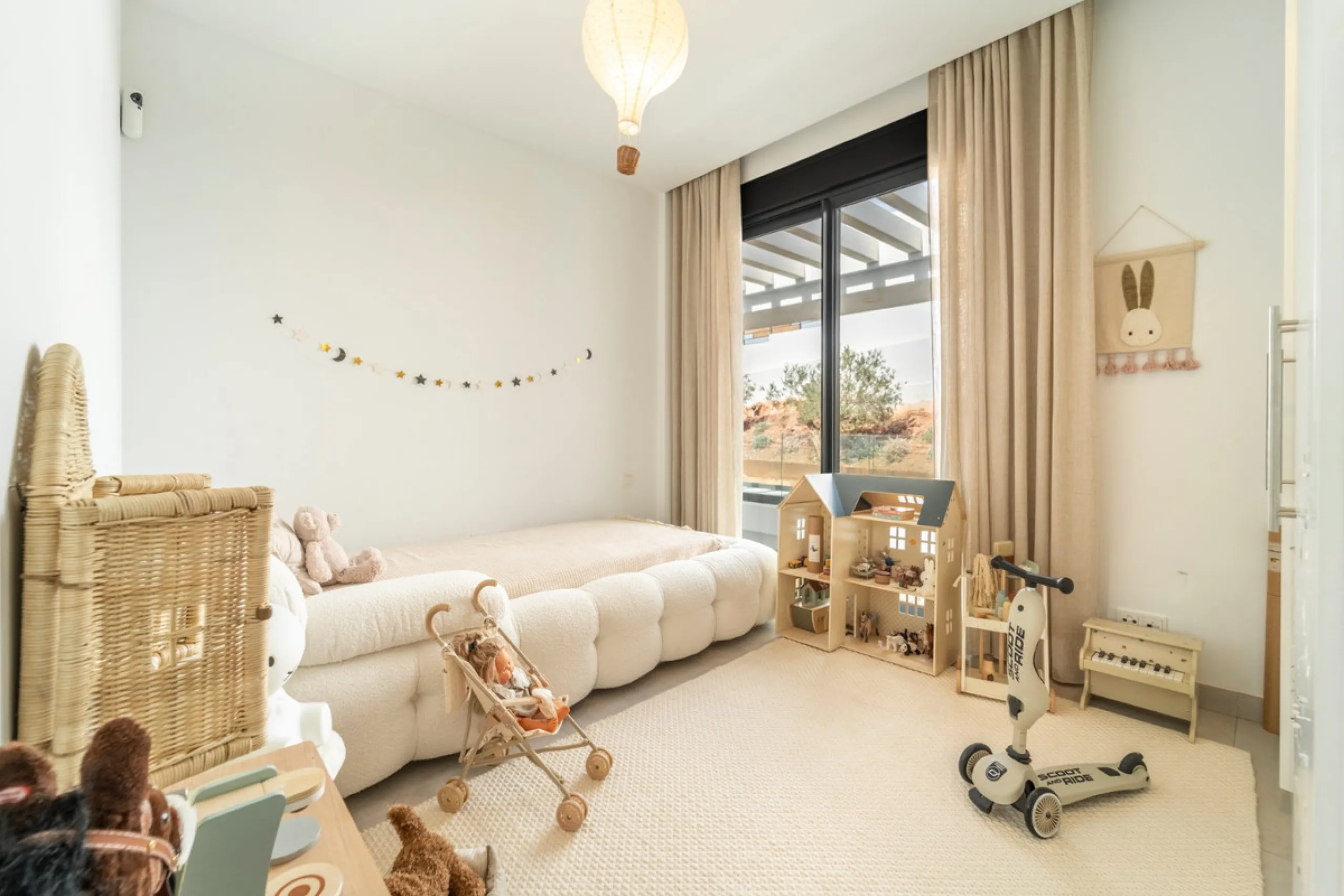 Apartment - Penthouse Duplex в продаже в Marbella, Málaga. В доме 3 спален и 3 ванных комнат. Площадь дома 331 м²