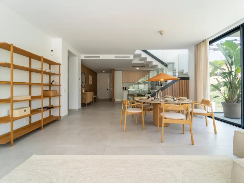 Apartment - Penthouse Duplex в продаже в Marbella, Málaga. В доме 3 спален и 3 ванных комнат. Площадь дома 331 м²