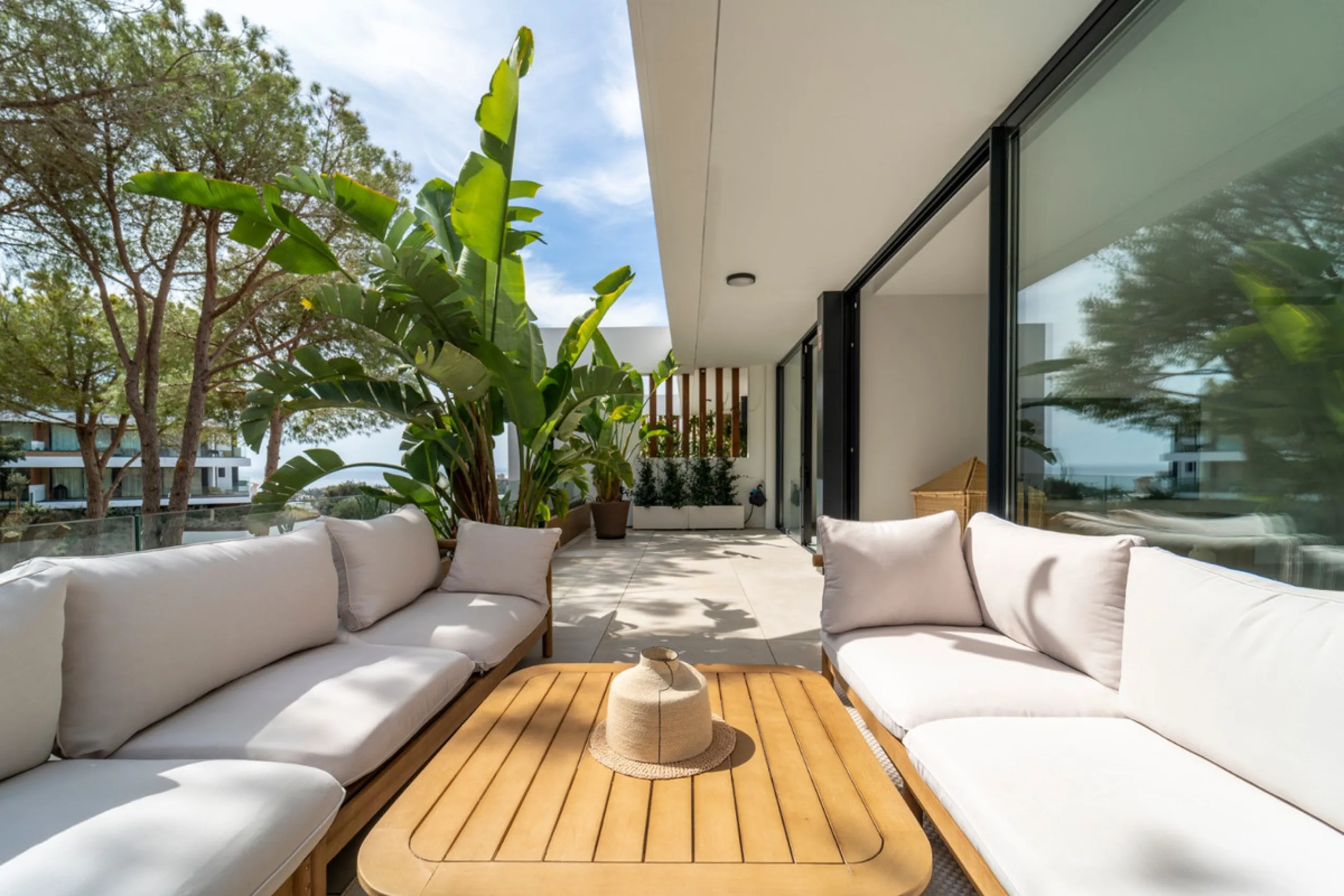Apartment - Penthouse Duplex в продаже в Marbella, Málaga. В доме 3 спален и 3 ванных комнат. Площадь дома 331 м²
