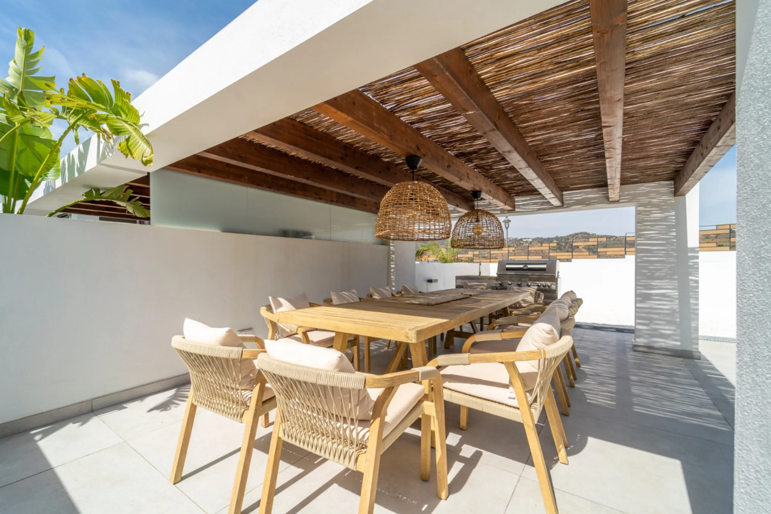 Apartment - Penthouse Duplex в продаже в Marbella, Málaga. В доме 3 спален и 3 ванных комнат. Площадь дома 331 м²