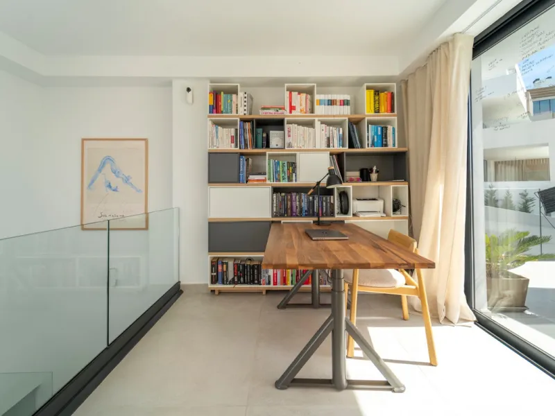 Apartment - Penthouse Duplex в продаже в Marbella, Málaga. В доме 3 спален и 3 ванных комнат. Площадь дома 331 м²