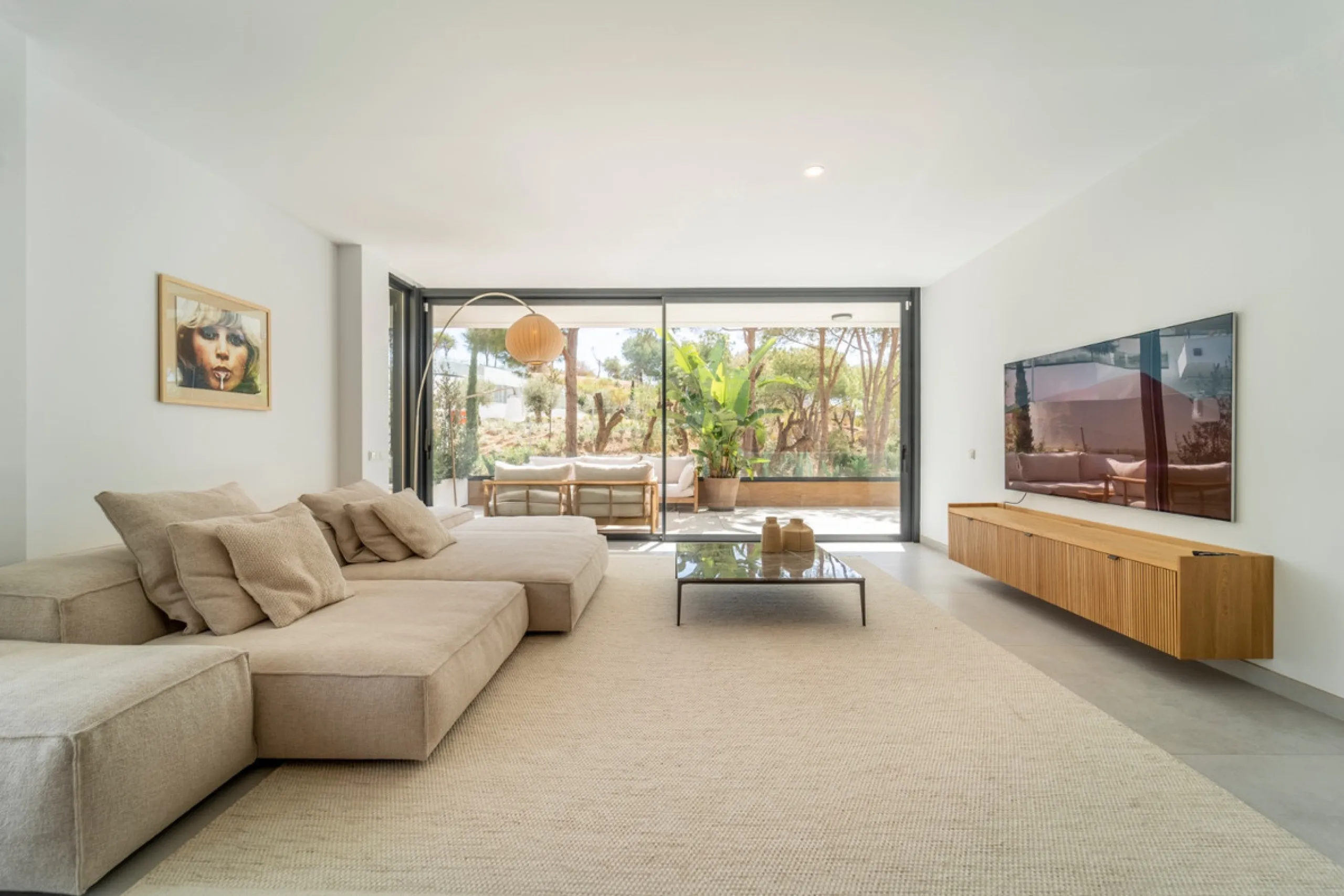 Apartment - Penthouse Duplex в продаже в Marbella, Málaga. В доме 3 спален и 3 ванных комнат. Площадь дома 331 м²