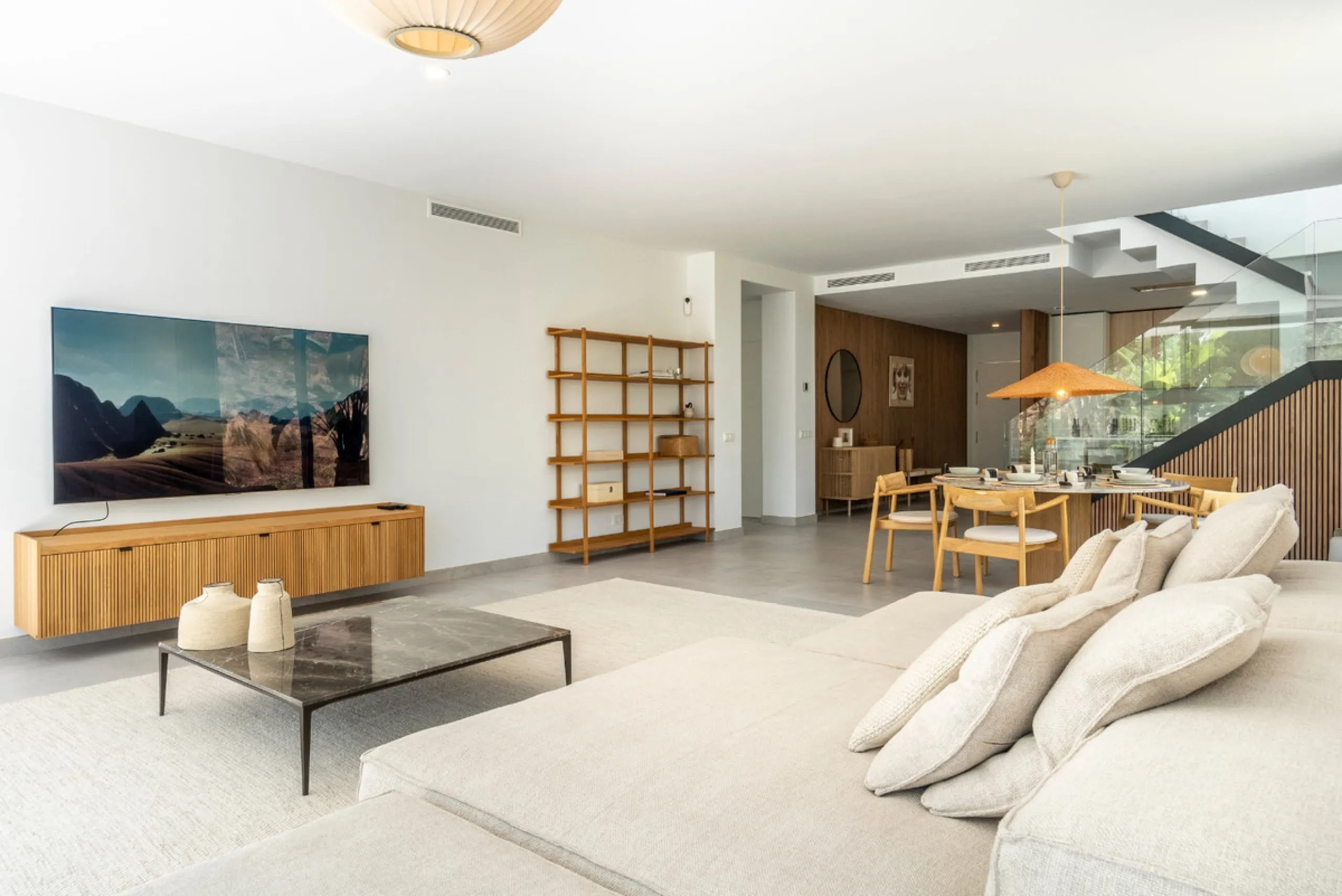 Apartment - Penthouse Duplex в продаже в Marbella, Málaga. В доме 3 спален и 3 ванных комнат. Площадь дома 331 м²