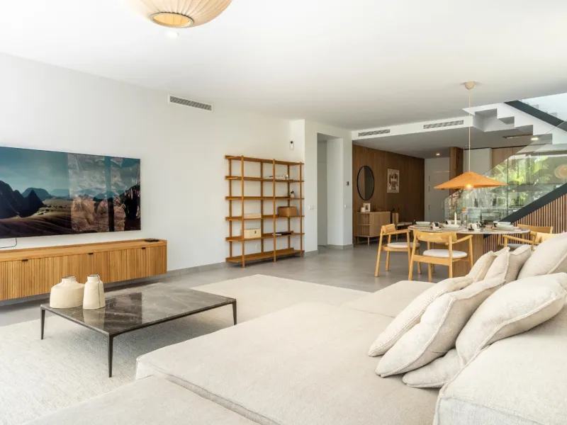 Apartment - Penthouse Duplex в продаже в Marbella, Málaga. В доме 3 спален и 3 ванных комнат. Площадь дома 331 м²