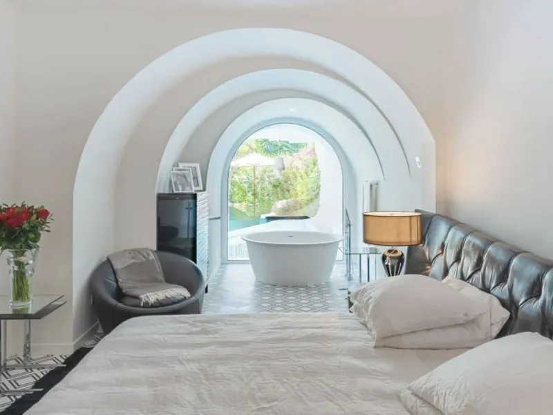 For Sale: Elegant Fully Renovated Townhouse near Puente Romano