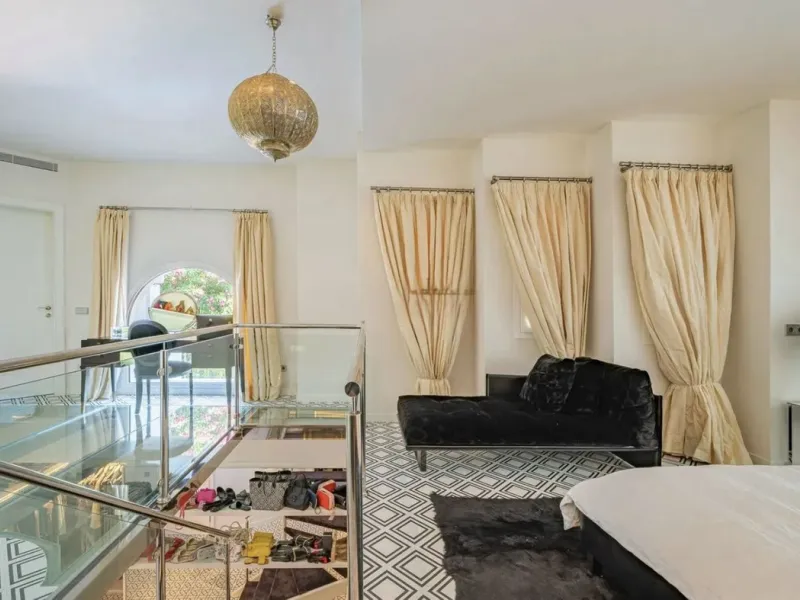 For Sale: Elegant Fully Renovated Townhouse near Puente Romano
