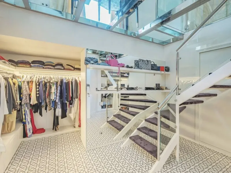 For Sale: Elegant Fully Renovated Townhouse near Puente Romano