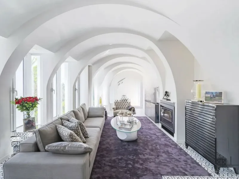 For Sale: Elegant Fully Renovated Townhouse near Puente Romano