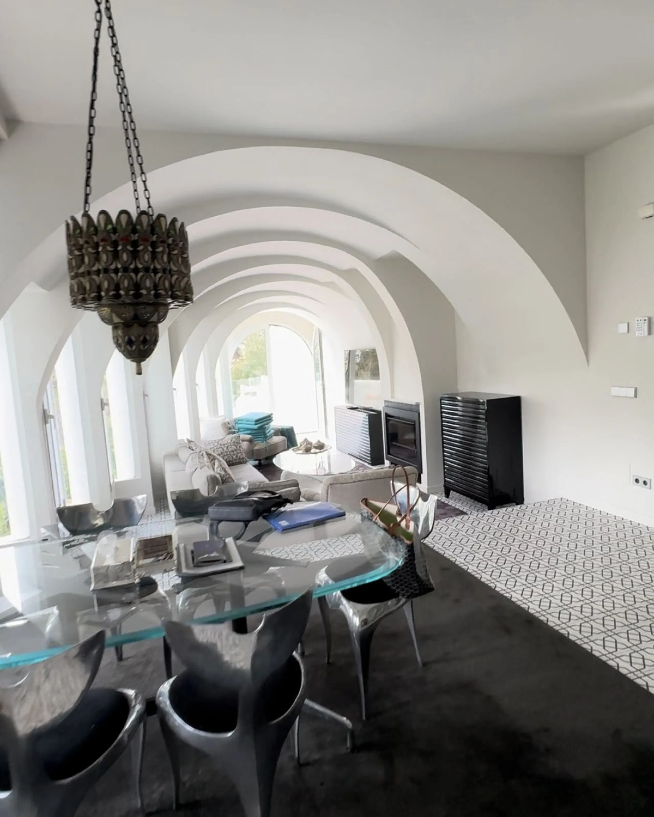 For Sale: Elegant Fully Renovated Townhouse near Puente Romano