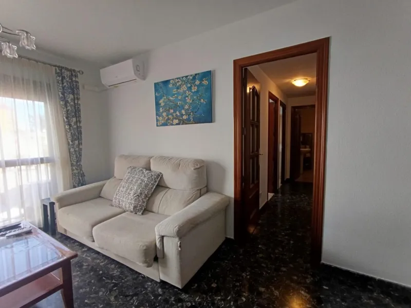 Apartment - Middle Floor Apartment в продаже в Fuengirola, Málaga. В доме 4 спален и 1 ванных комнат. Площадь дома 110 м²