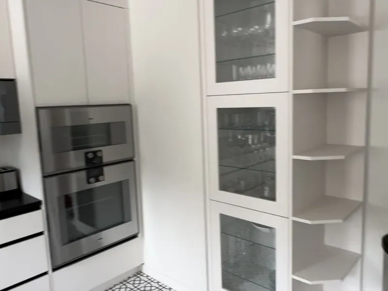 For Sale: Elegant Fully Renovated Townhouse near Puente Romano