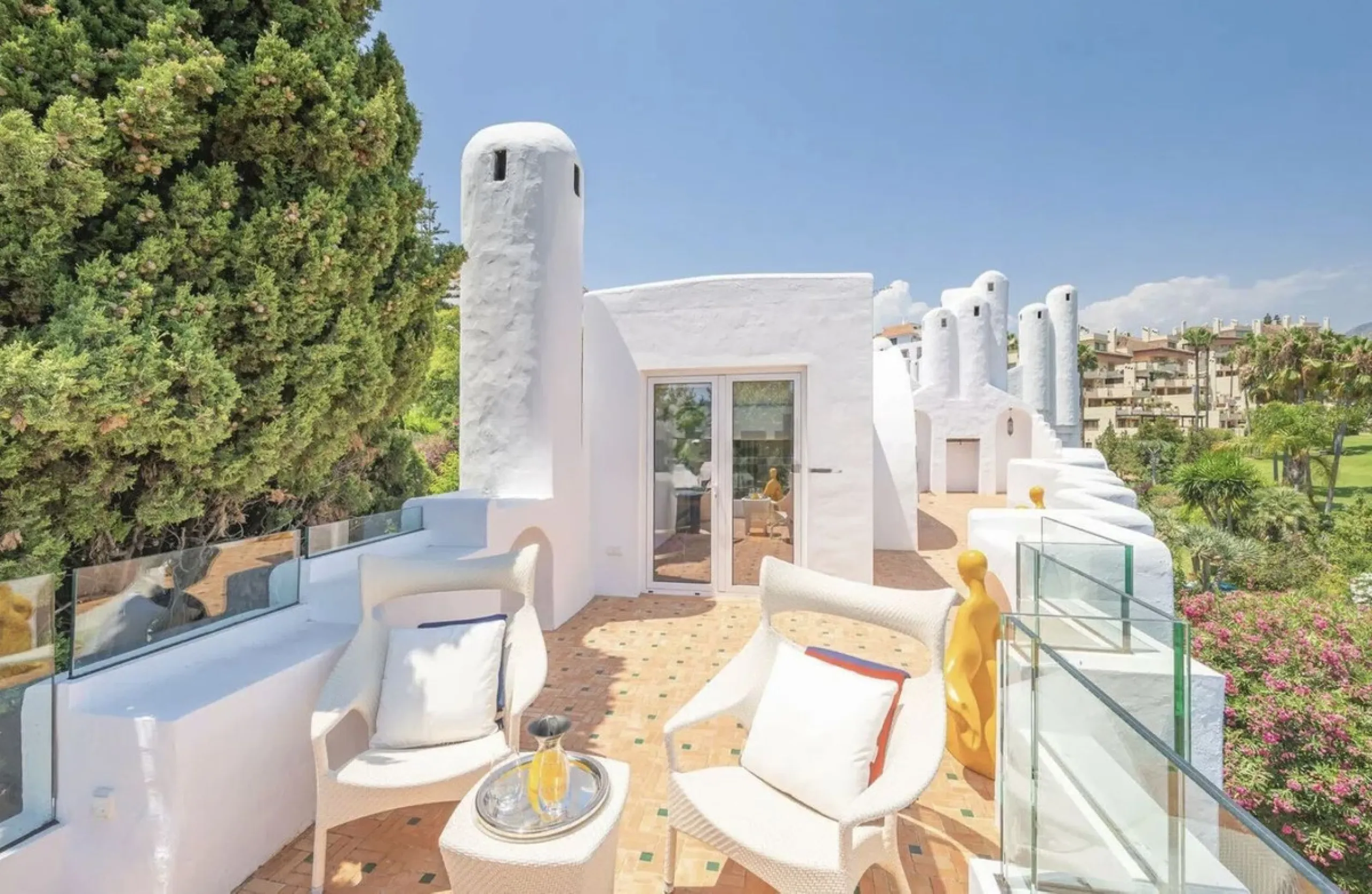 For Sale: Elegant Fully Renovated Townhouse near Puente Romano
