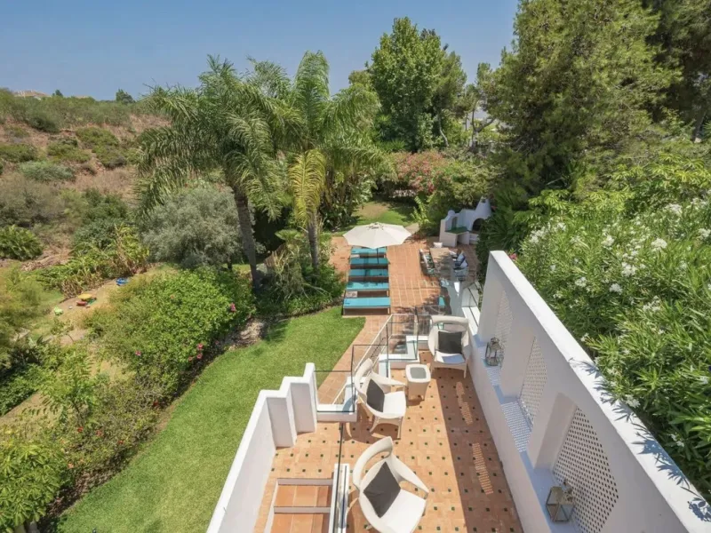 For Sale: Elegant Fully Renovated Townhouse near Puente Romano