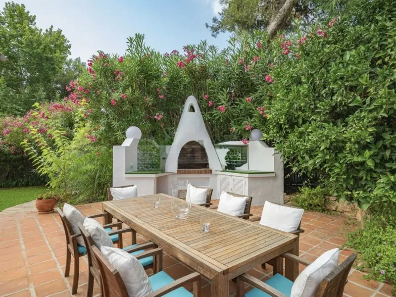 For Sale: Elegant Fully Renovated Townhouse near Puente Romano