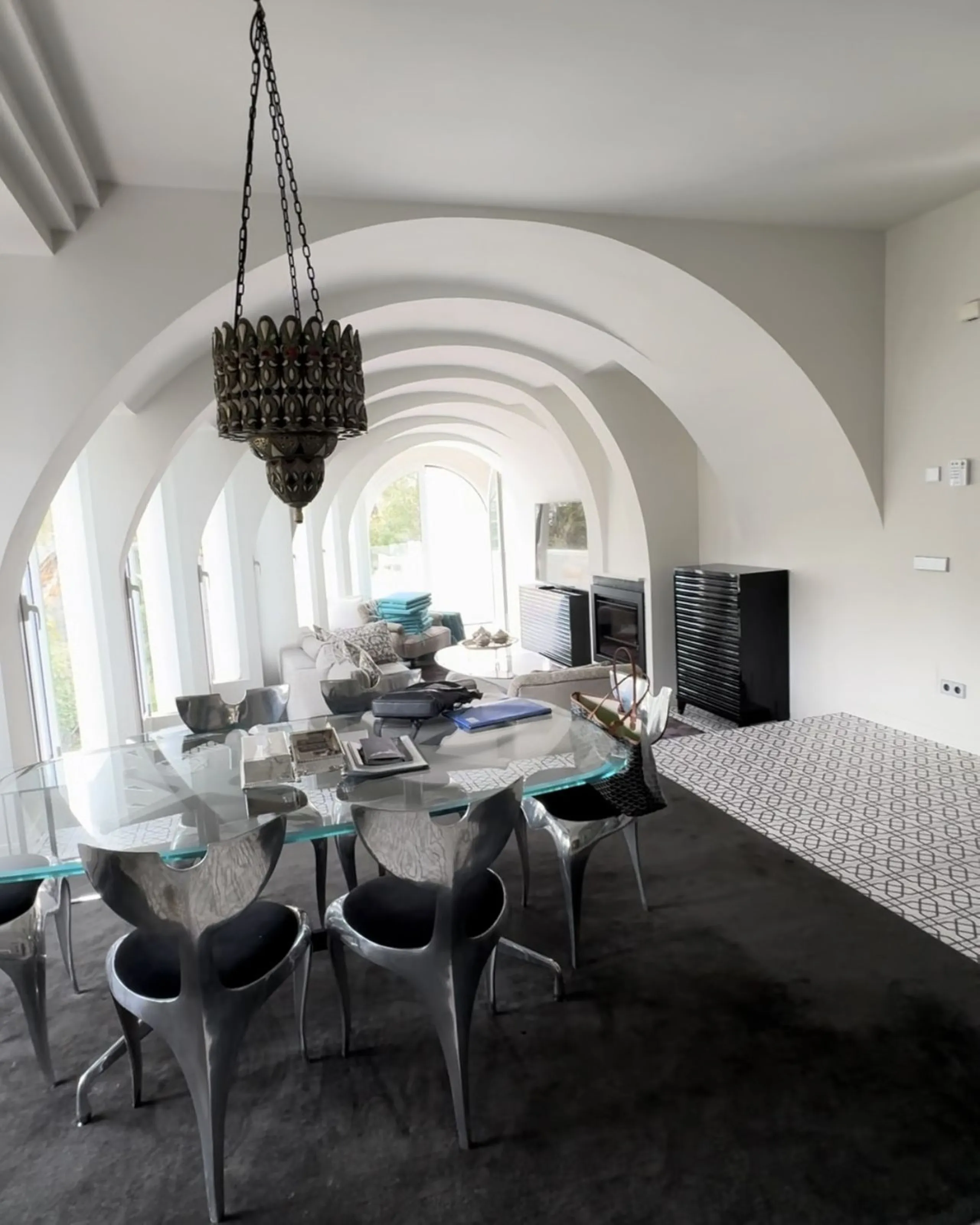 For Sale: Elegant Fully Renovated Townhouse near Puente Romano