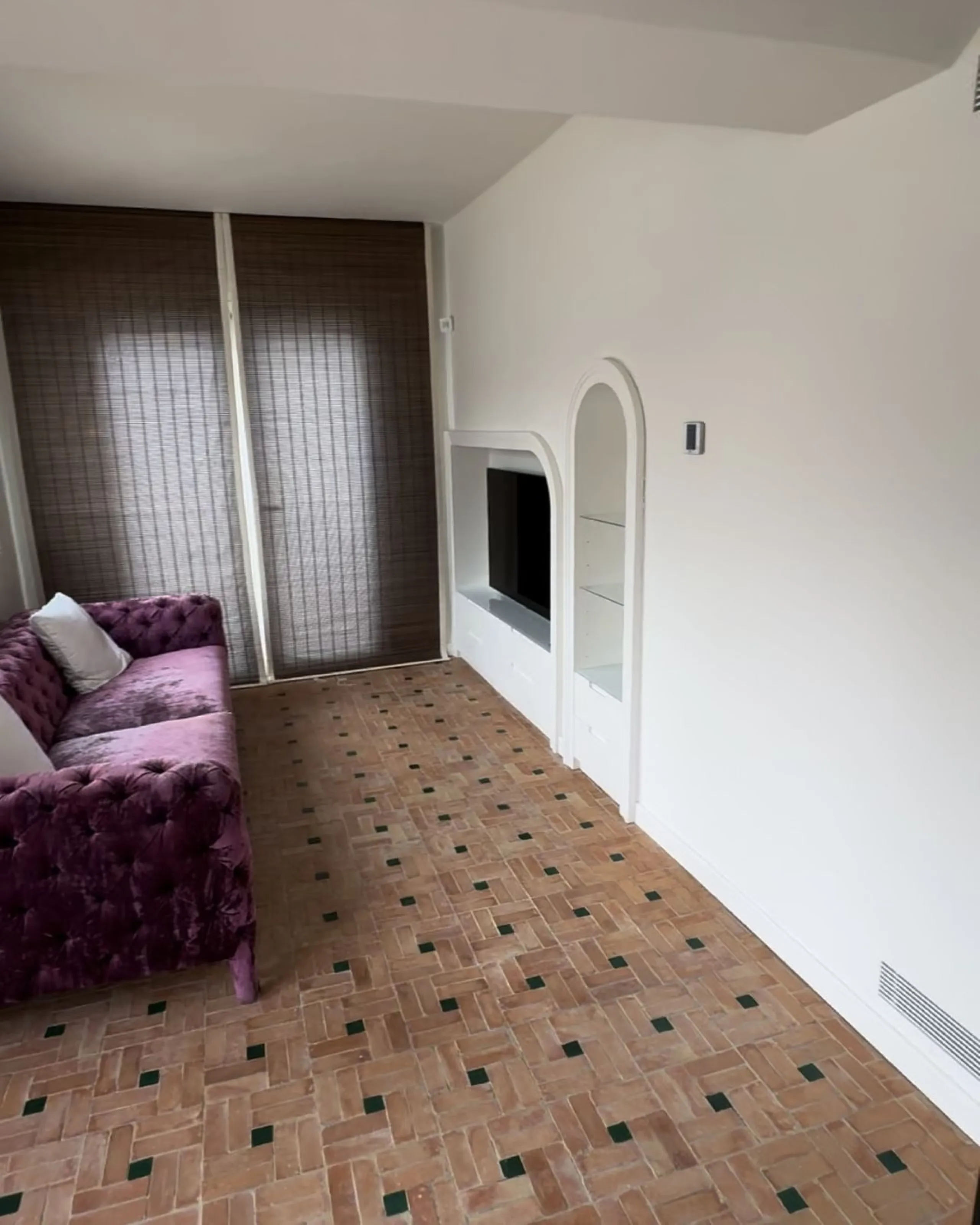 For Sale: Elegant Fully Renovated Townhouse near Puente Romano