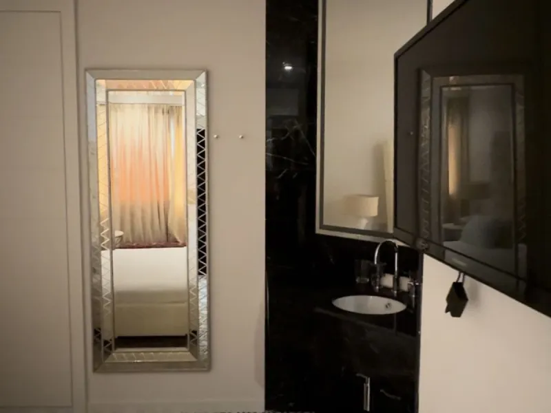 For Sale: Elegant Fully Renovated Townhouse near Puente Romano