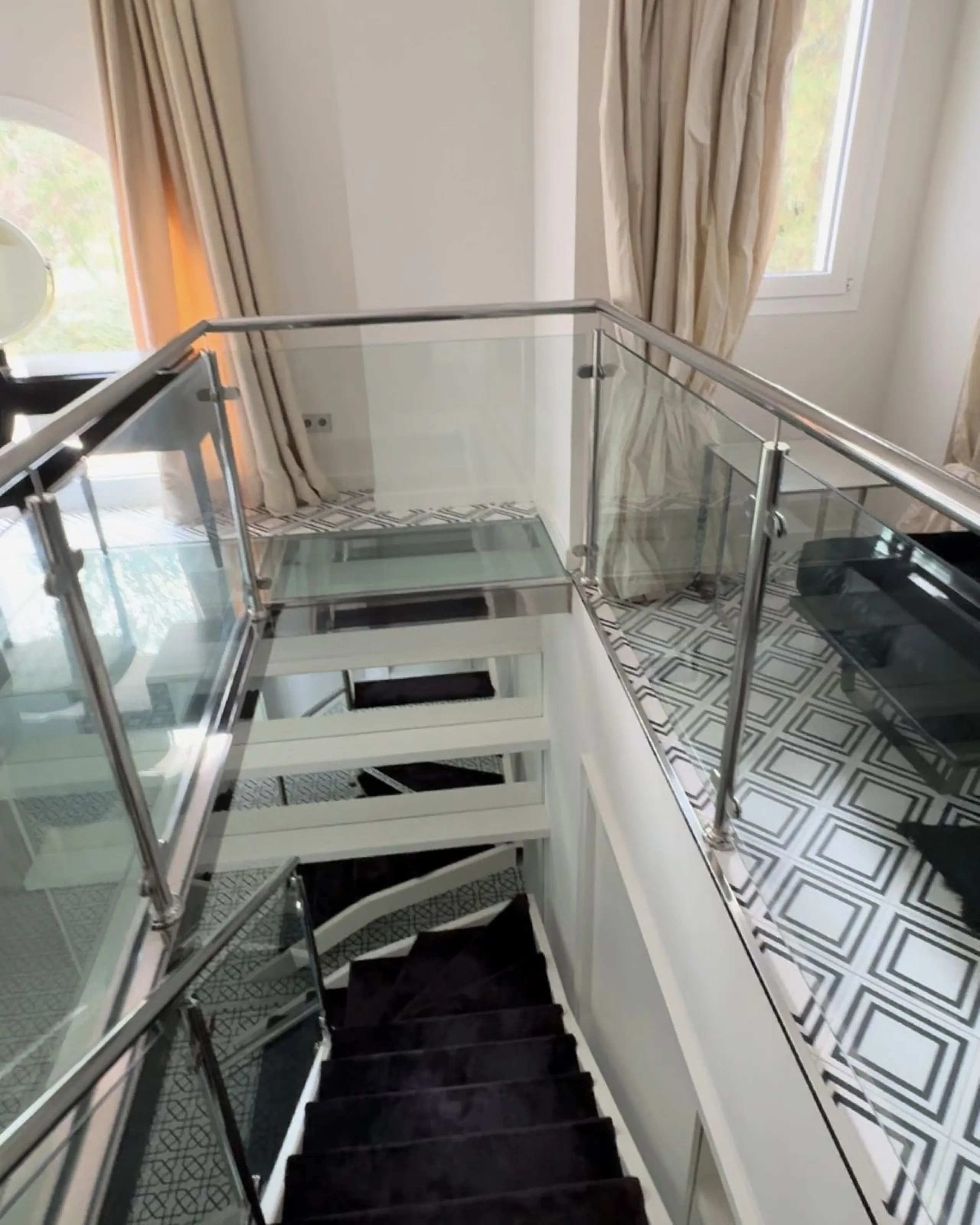 For Sale: Elegant Fully Renovated Townhouse near Puente Romano