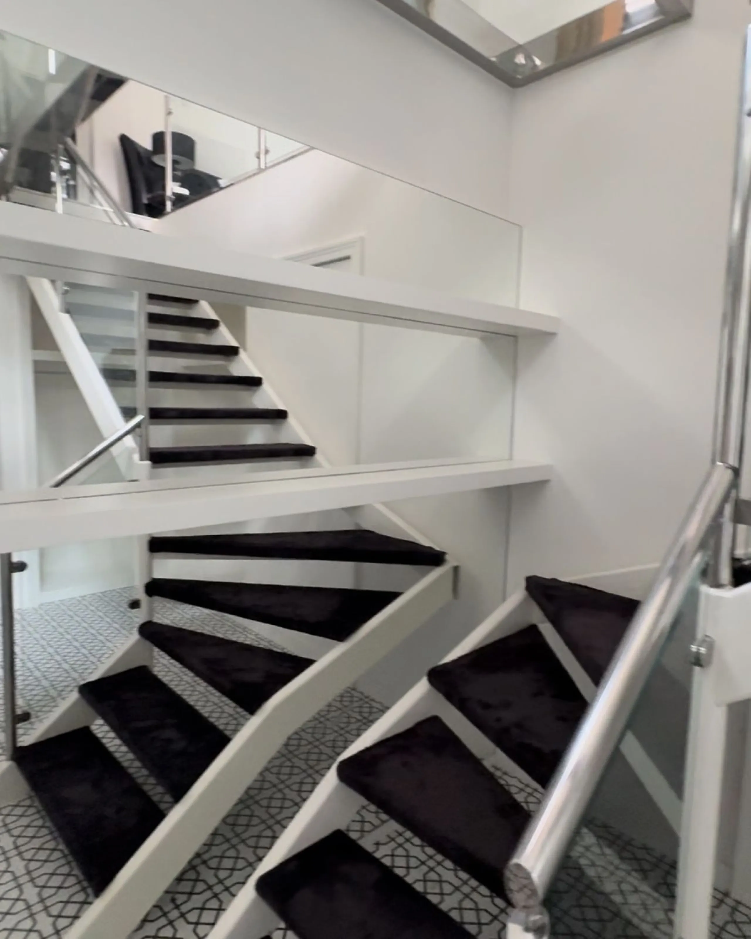 For Sale: Elegant Fully Renovated Townhouse near Puente Romano