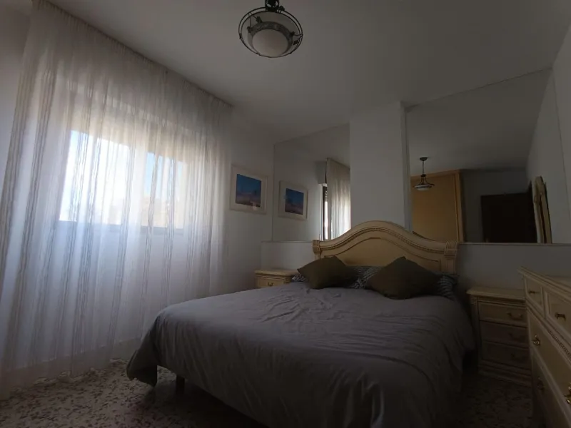 Apartment - Middle Floor Apartment в продаже в Fuengirola, Málaga. В доме 4 спален и 1 ванных комнат. Площадь дома 110 м²