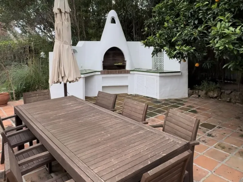 For Sale: Elegant Fully Renovated Townhouse near Puente Romano
