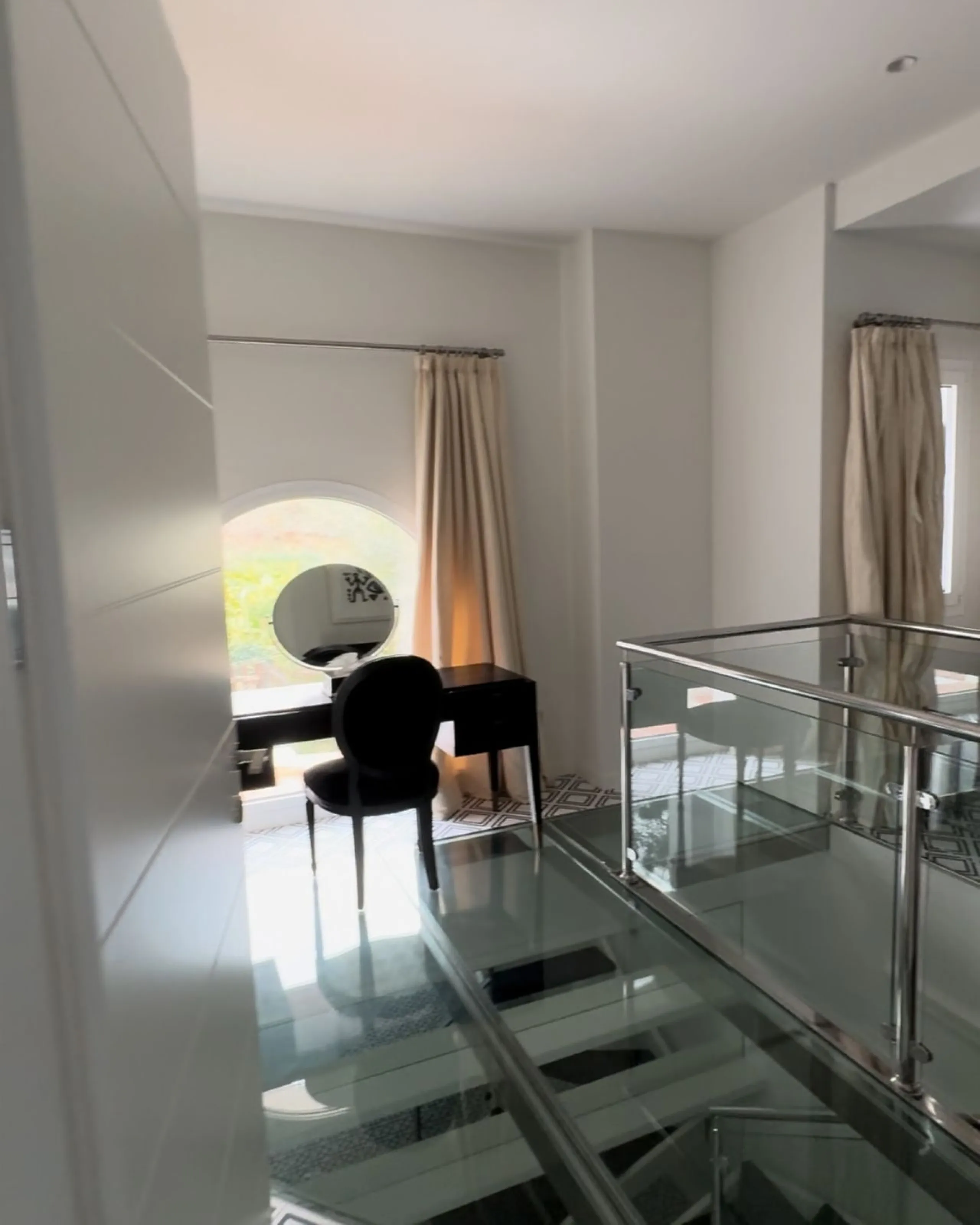 For Sale: Elegant Fully Renovated Townhouse near Puente Romano