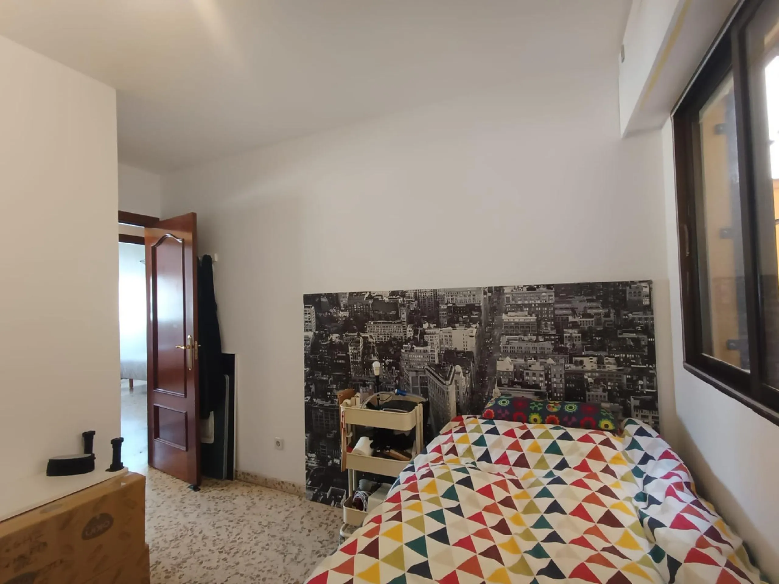 Apartment - Middle Floor Apartment в продаже в Fuengirola, Málaga. В доме 4 спален и 1 ванных комнат. Площадь дома 110 м²
