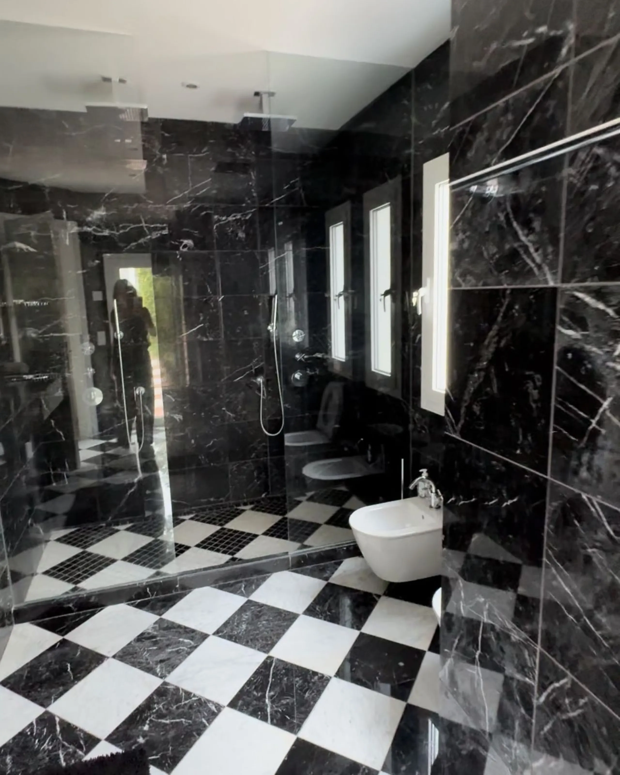 For Sale: Elegant Fully Renovated Townhouse near Puente Romano