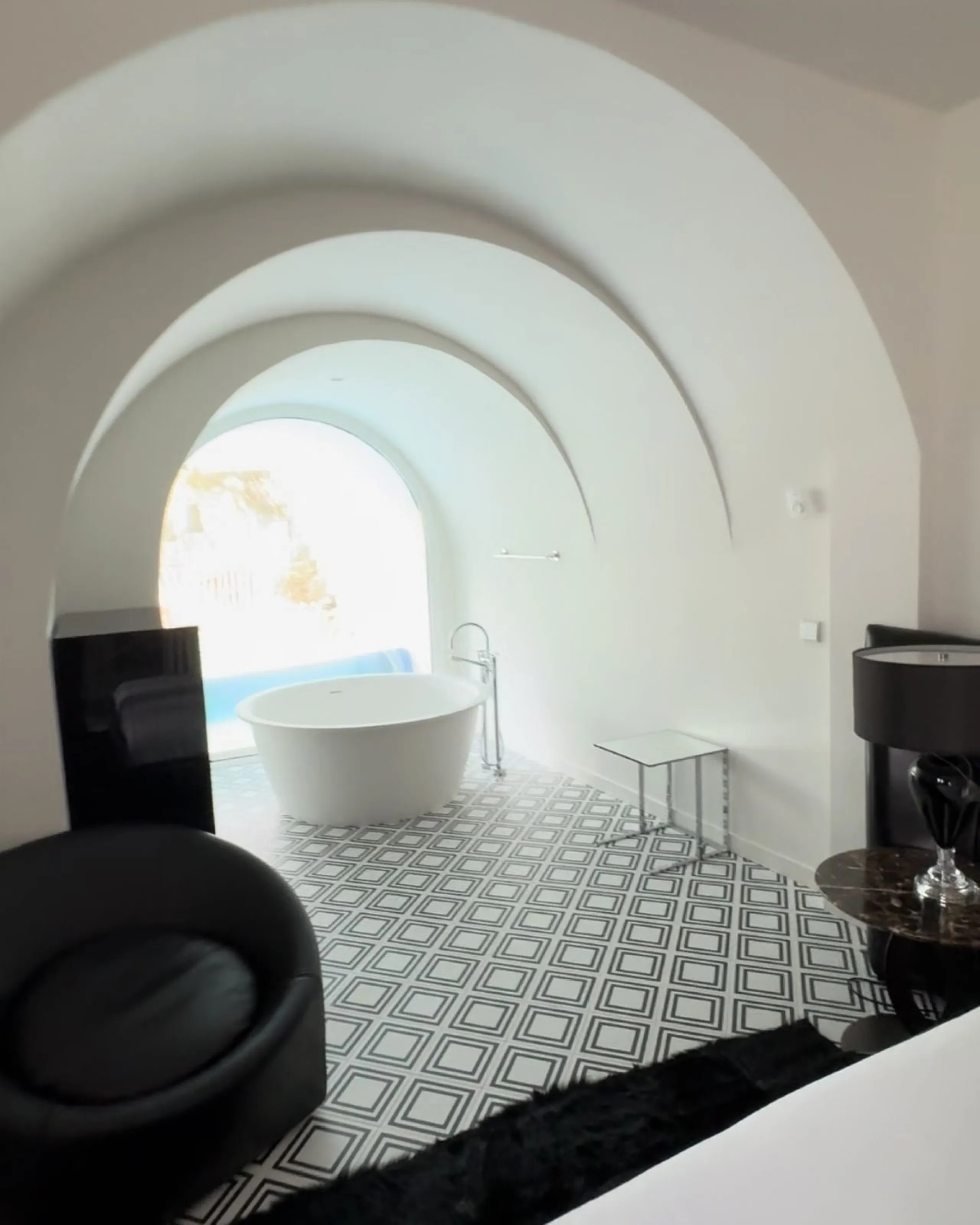 For Sale: Elegant Fully Renovated Townhouse near Puente Romano