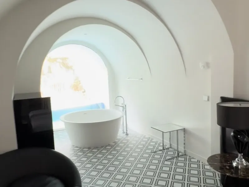 For Sale: Elegant Fully Renovated Townhouse near Puente Romano