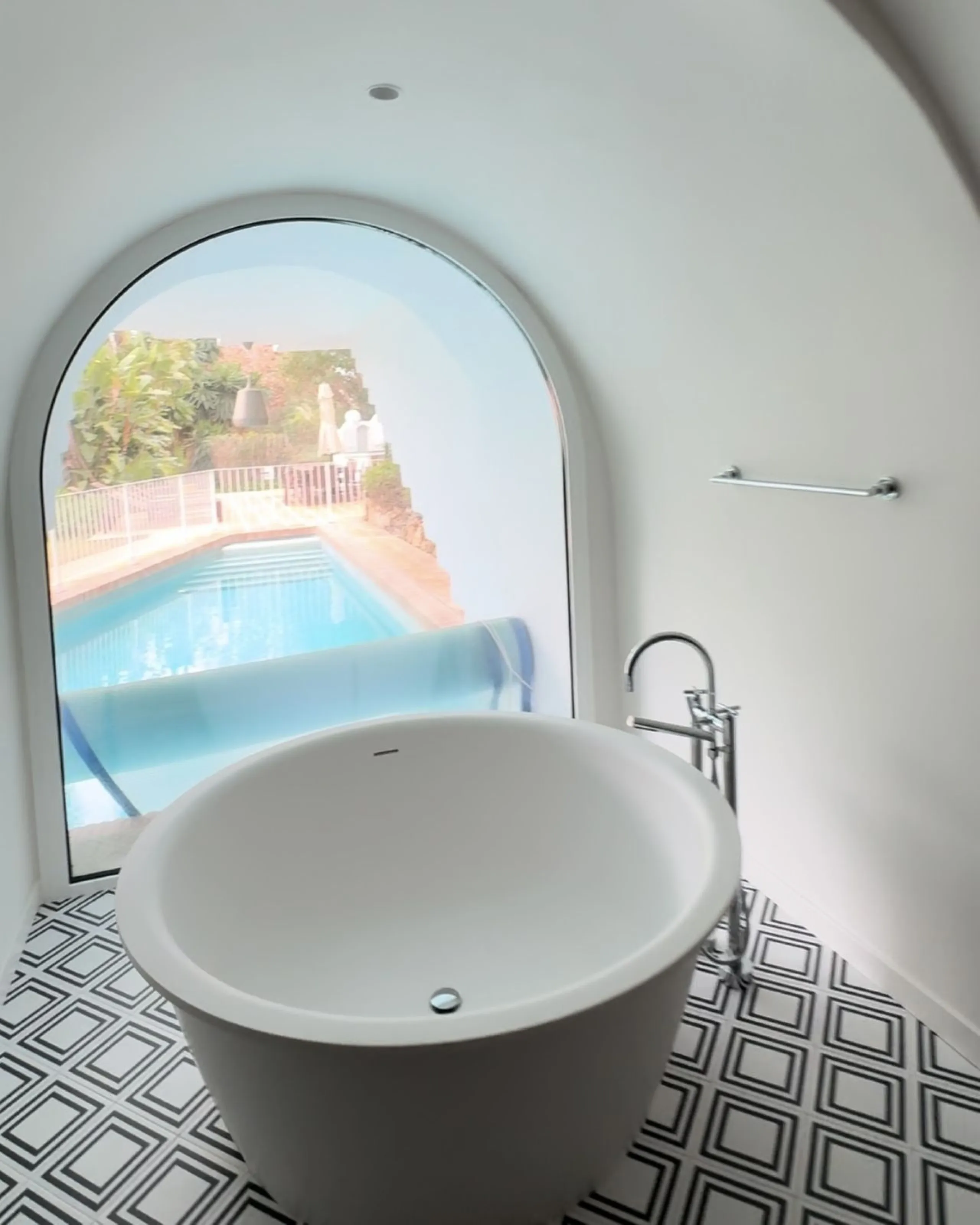 For Sale: Elegant Fully Renovated Townhouse near Puente Romano