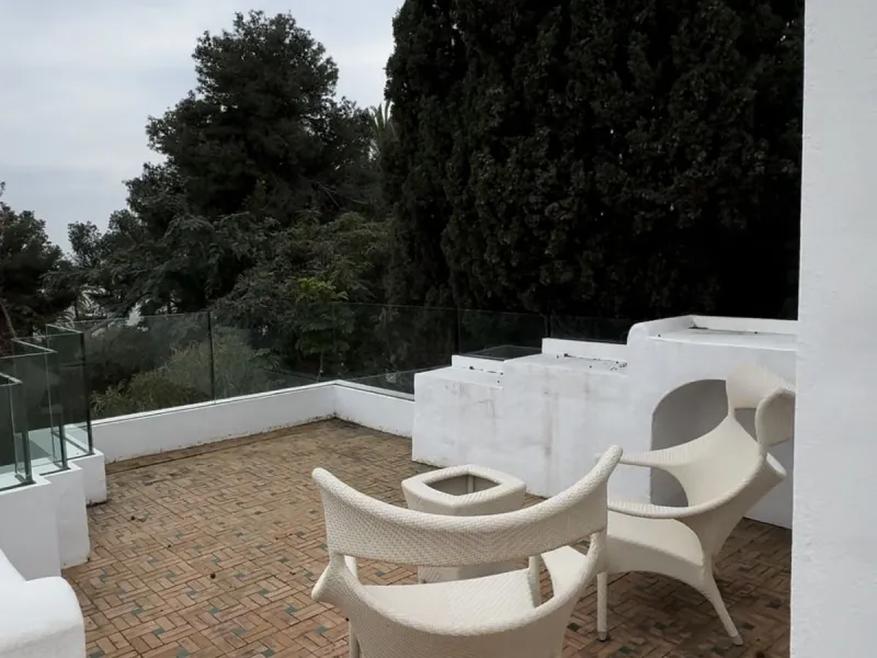 For Sale: Elegant Fully Renovated Townhouse near Puente Romano
